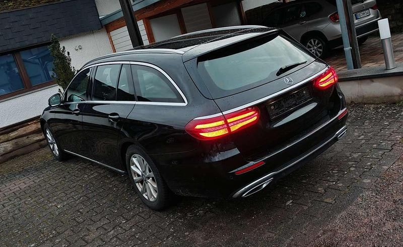 Gebraucht Mercedes E220 194 PS (142 kW) 2017 Kombi