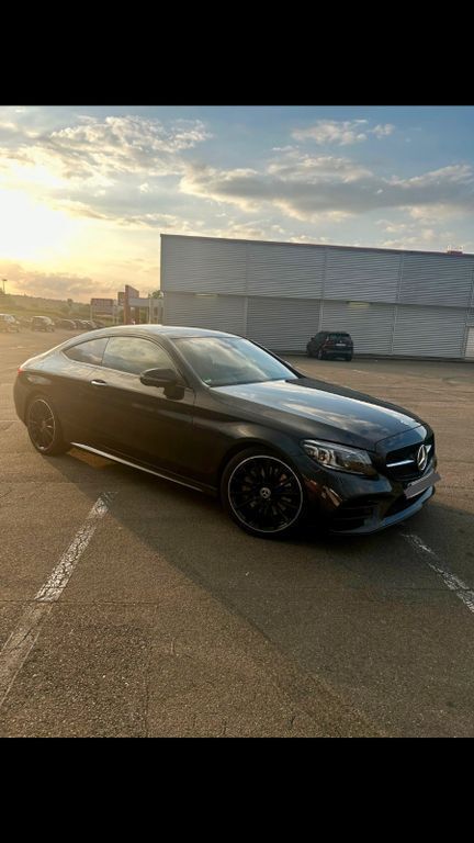 Schwarz Gebraucht 2023 Mercedes C300 Coupé | 44.950 € (Fairer Preis) - Bild 1/4