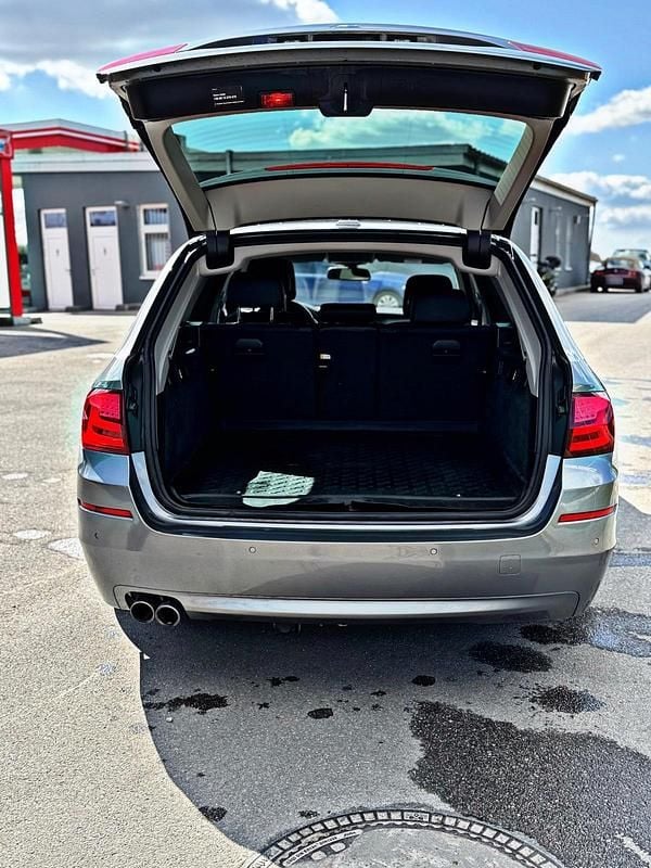 Gebraucht BMW 520 184 PS (135 kW) 2012 Grau Kombi