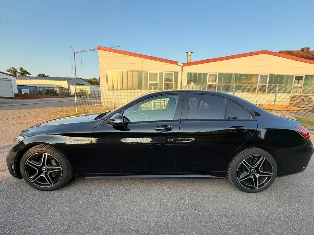 Gebraucht Mercedes C200 AMG line 184 PS (135 kW) 2019 Schwarz Limousine