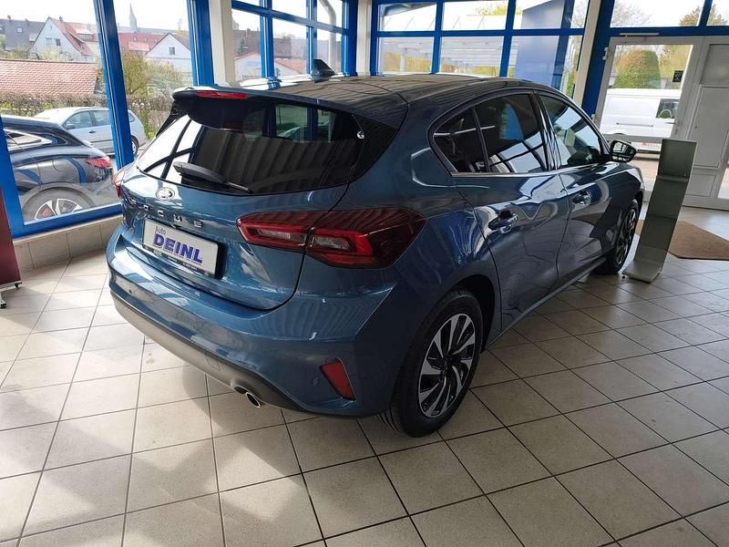 Usado Ford Focus Titanium X 125 CV (91 kW) 2025 Azul Utilitario