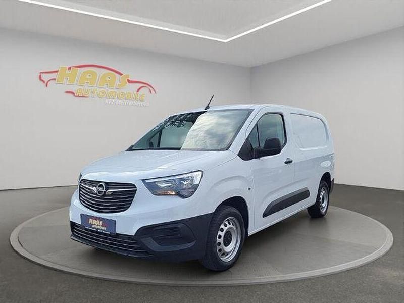 Weiss Gebraucht 2023 Opel Combo Van / Kleinbus | 17.900 € - Bild 1/4