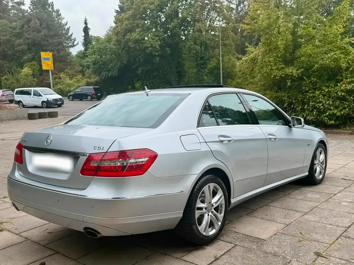 Gebraucht Mercedes E350 292 PS (214 kW) 2009 Silber Limousine
