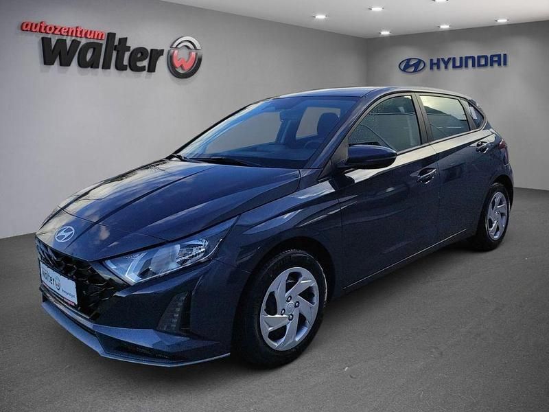 Aurora grey Neu 2025 Hyundai i20 Select Limousine | 19.490 € (Fairer Preis) - Bild 1/4