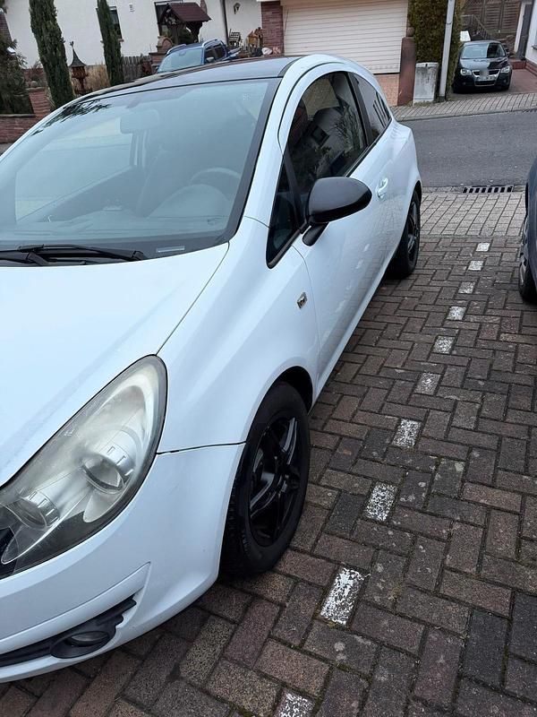 Gebraucht Opel Corsa 88 PS (64 kW) 2010 Weiß Kleinwagen