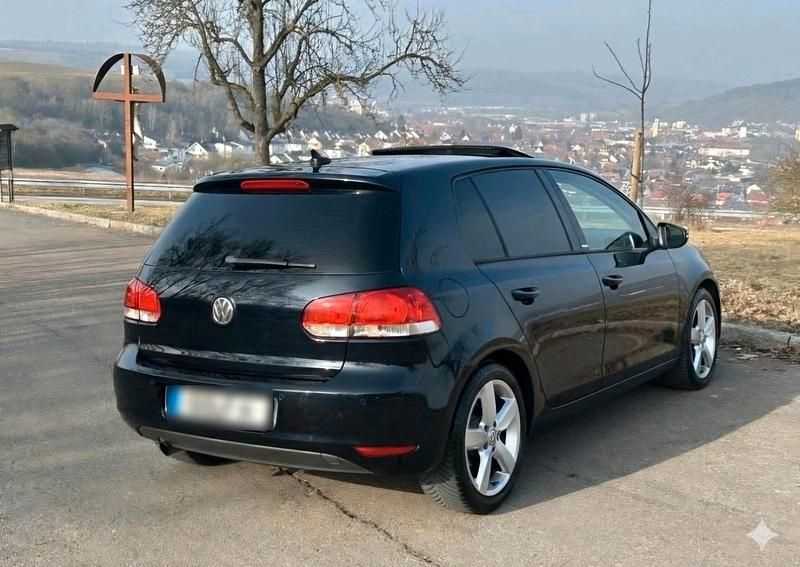 Gebraucht VW Golf VI 105 PS (77 kW) 2011 Blau Kleinwagen