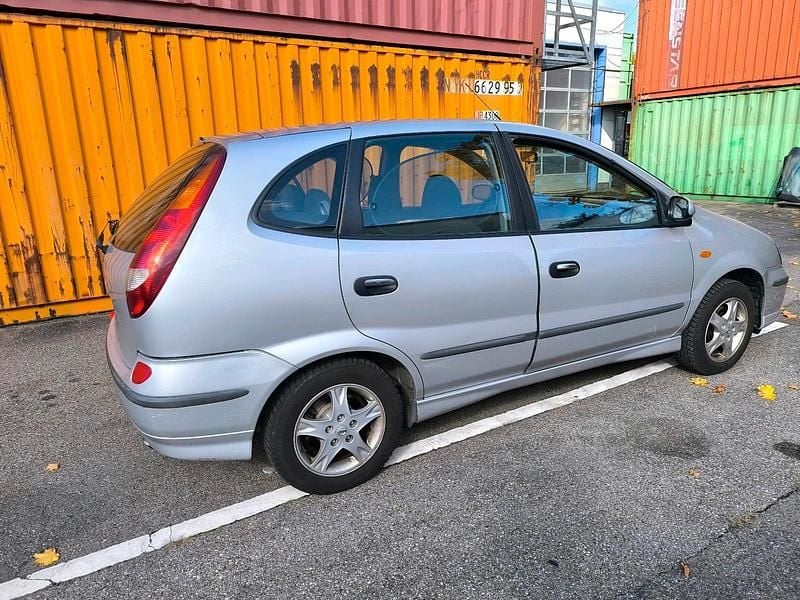 Gebraucht Nissan Almera Tino 116 PS (85 kW) 2006 Silber Van / Kleinbus