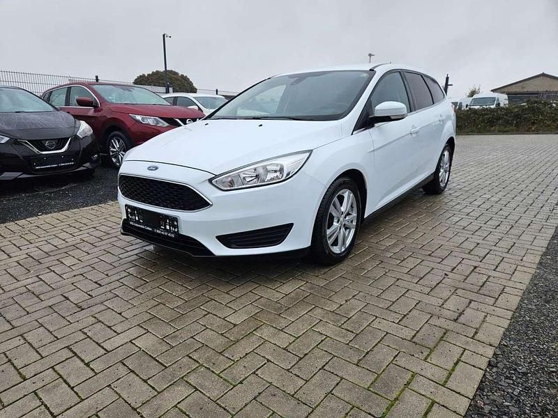 Weiß Gebraucht 2016 Ford Focus Trend Kombi | 7.450 € (Fairer Preis) - Bild 1/4