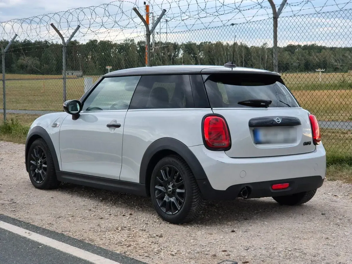 Gebraucht Mini Cooper 136 PS (100 kW) 2019 Silber Kleinwagen