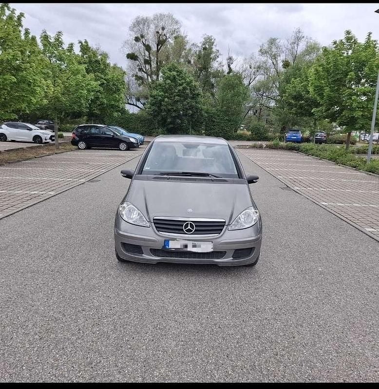 Grau Gebraucht 2005 Mercedes A150 Classic Limousine | 3.950 € (Guter Preis) - Bild 1/4