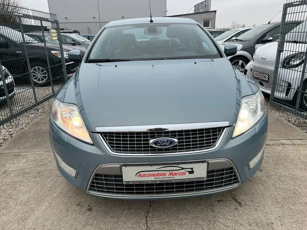 Usado Ford Mondeo Titanium 175 CV (128 kW) 2010 Azul Berlina