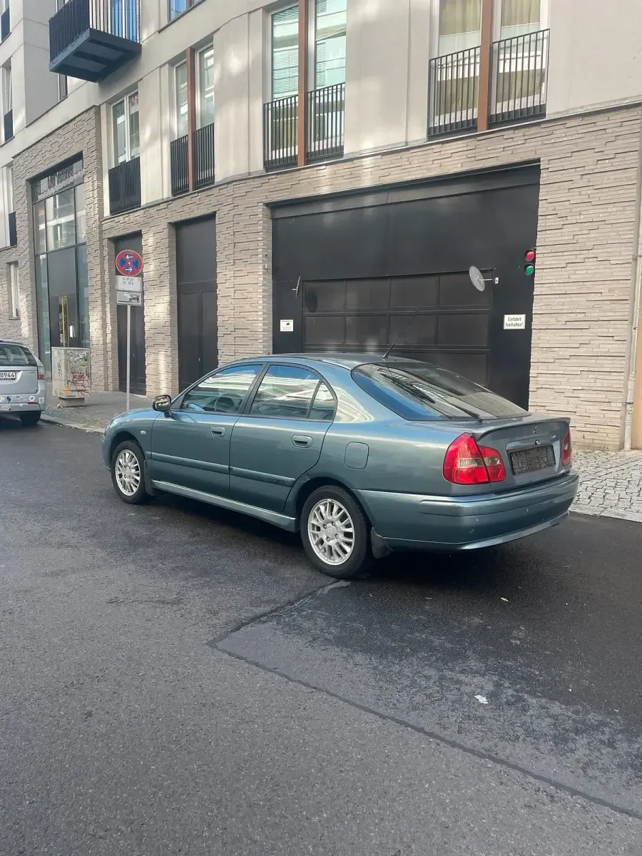Gebraucht Mitsubishi Carisma 103 PS (75 kW) 2003 Blau Limousine
