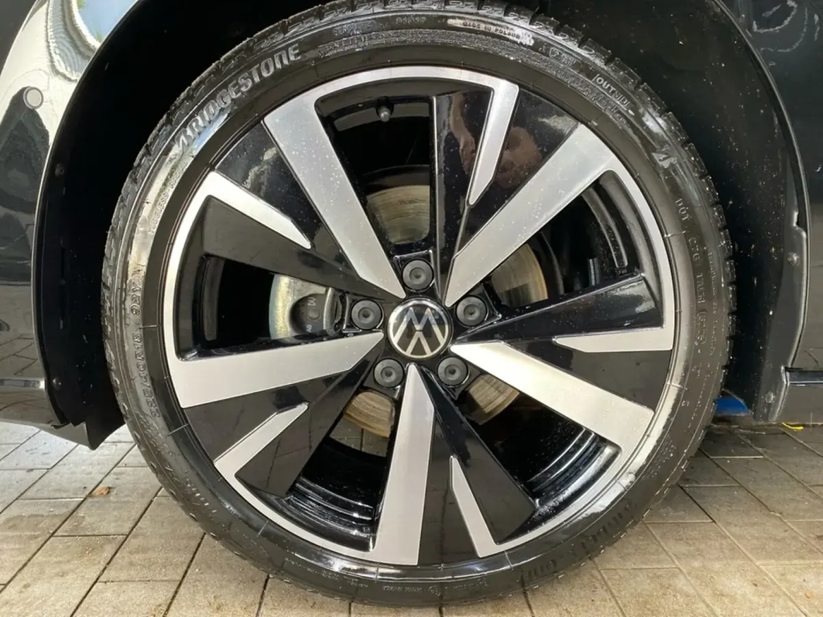 Używany VW Golf VIII Style 150 KM (110 kW) 2025 Czarny Kombi