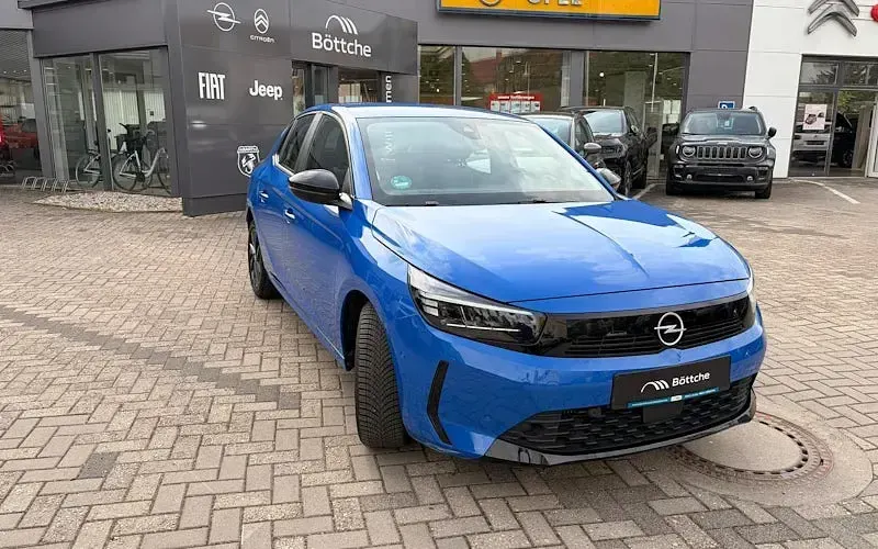 Gebraucht Opel Corsa Basis 101 PS (74 kW) 2024 Lackierung voltaic blue met/ty Kleinwagen