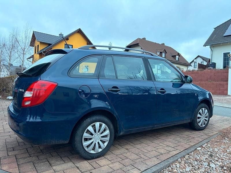 Gebraucht Skoda Fabia 69 PS (50 kW) 2014 Blau Kombi