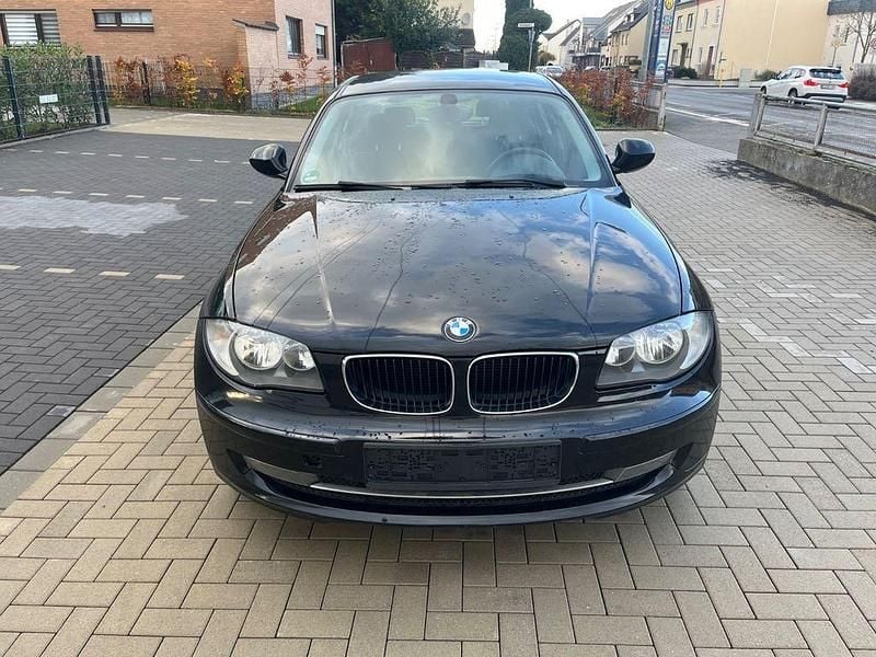 Schwarz Gebraucht 2010 BMW 116 Advantage Kleinwagen | 2.399 € (Guter Preis) - Bild 1/4