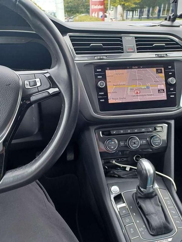 Gebraucht VW Tiguan Allspace Highline 239 PS (175 kW) 2018 Schwarz SUV