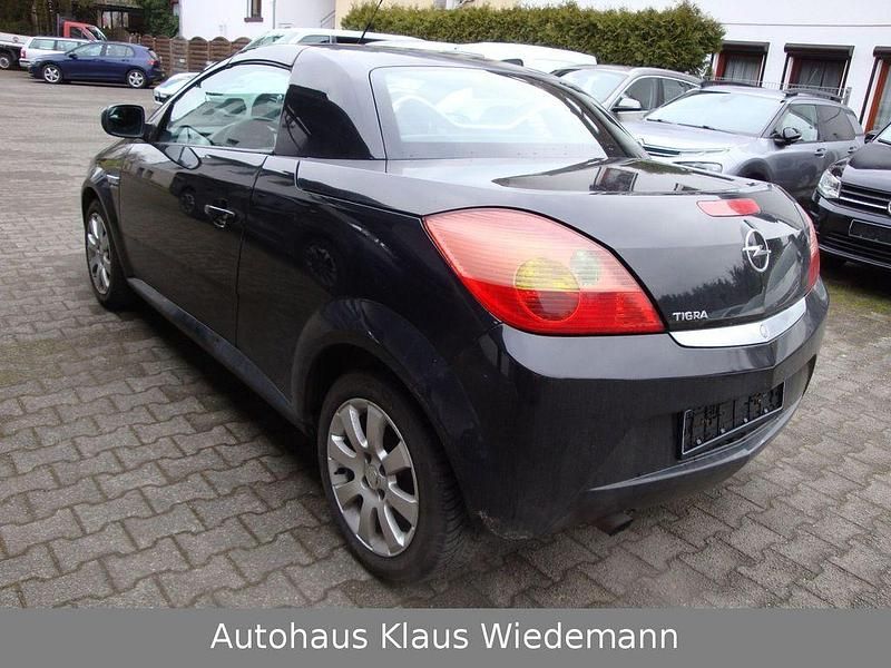 Gebraucht Opel Tigra Enjoy 90 PS (66 kW) 2006 Schwarz Cabrio