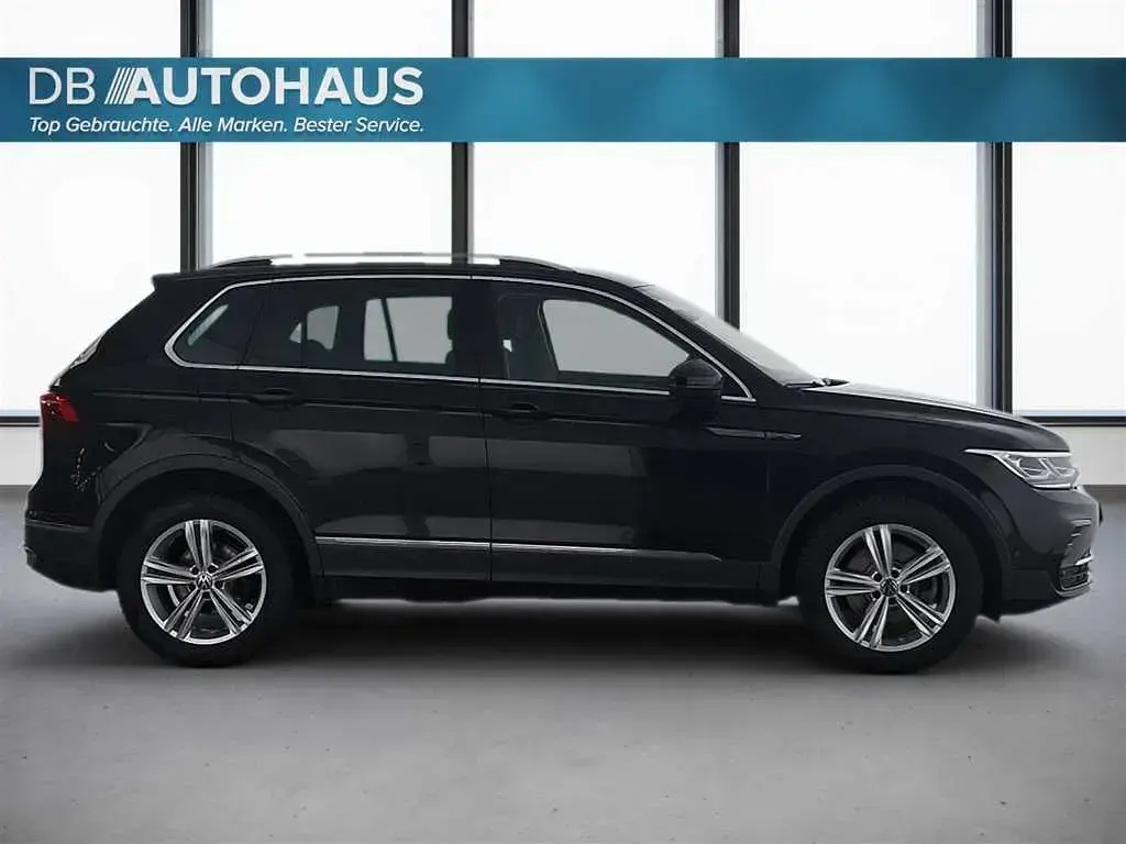 Second-hand VW Tiguan Elegance 190 CP (139 kW) 2023 Negru SUV
