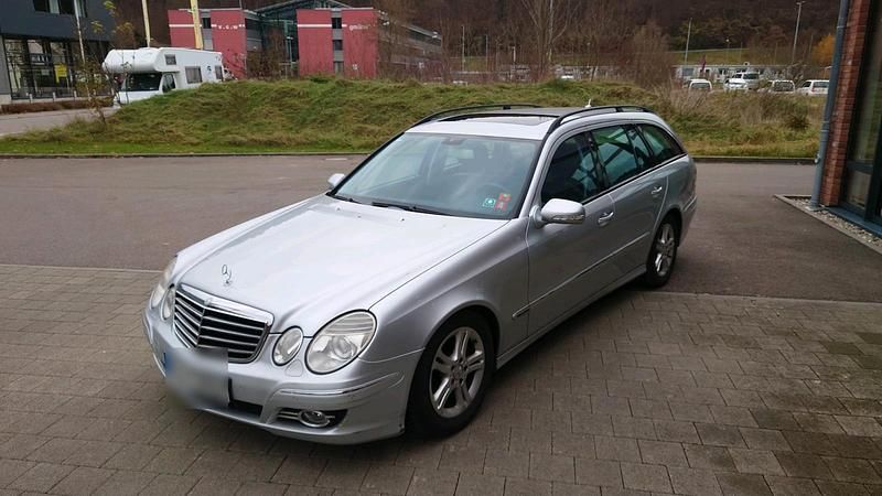 Gebraucht Mercedes E320 Avantgarde 224 PS (164 kW) 2006 Silber Kombi