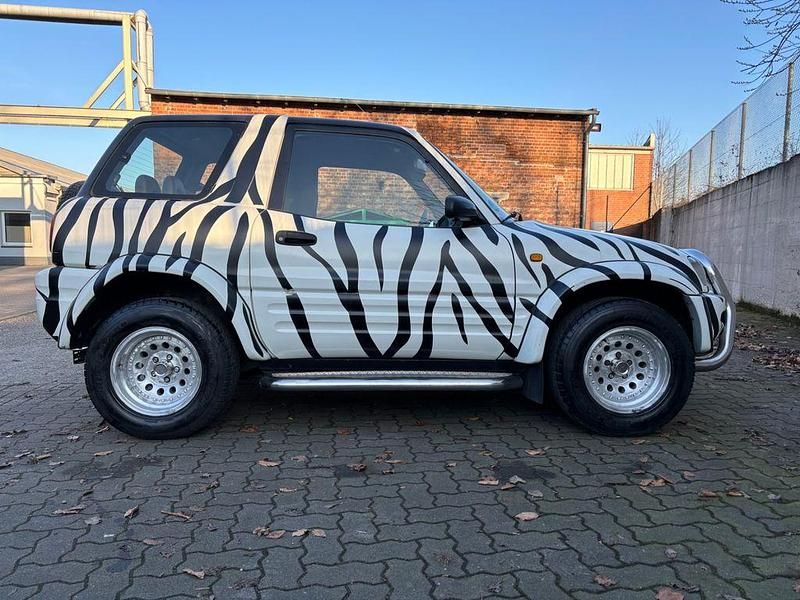 Weiß Gebraucht 1995 Toyota RAV4 SUV | 10.900 € - Bild 1/4