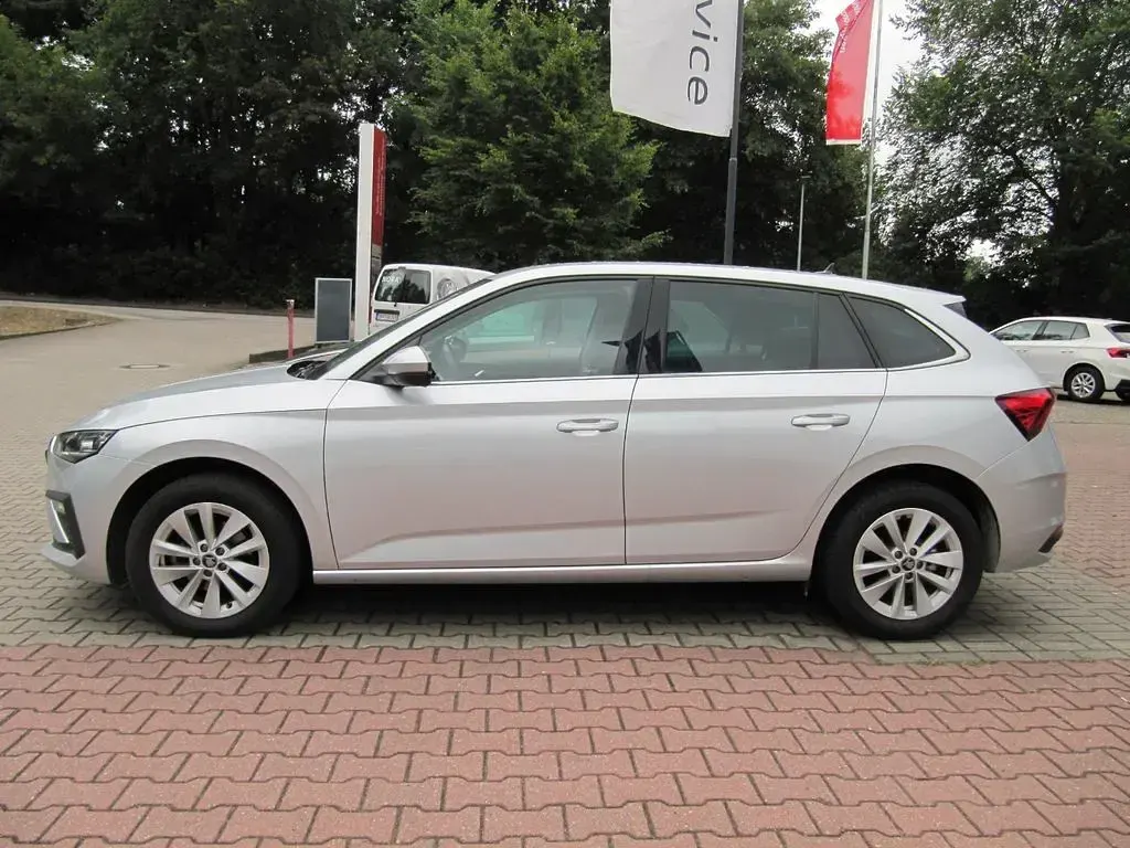 Gebraucht Skoda Scala 150 PS (110 kW) 2025 Silber Kleinwagen