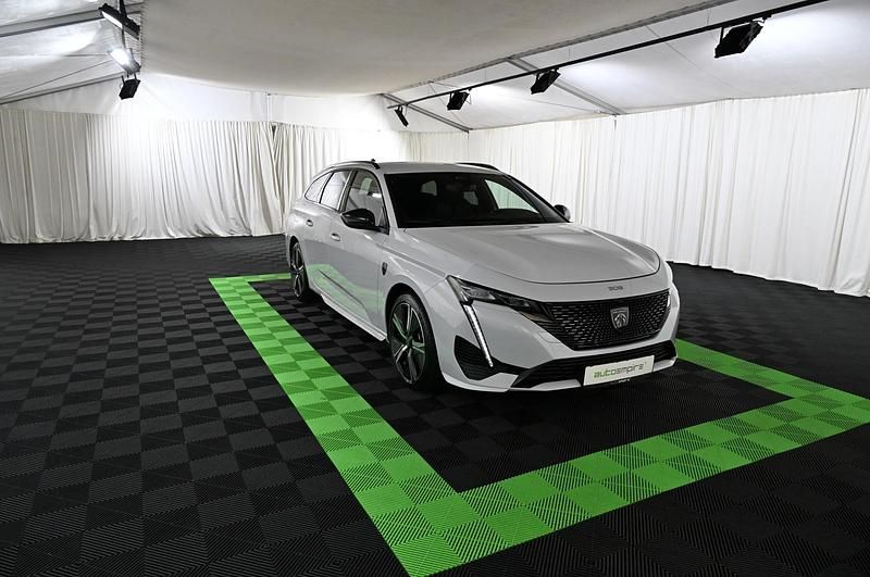 Gebraucht Peugeot 308 SW GT 131 PS (96 kW) 2024 Weiß Kombi