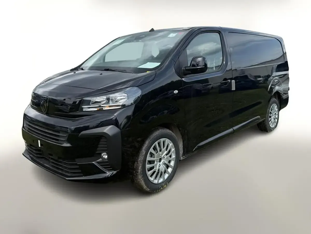 Käytetty Peugeot Expert Style 179 HP (131 kW) 2026 Van