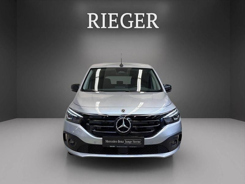 Gebraucht Mercedes EQT200 89 kW (122 PS) 2023 Silber Van / Kleinbus