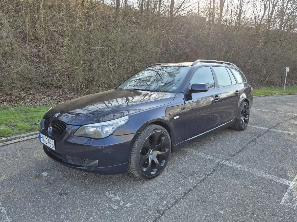 Gebraucht BMW 530 272 PS (200 kW) 2007 Blau Kombi
