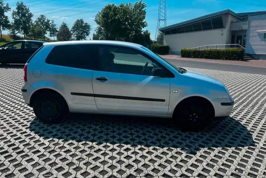 Gebraucht VW Polo 64 PS (47 kW) 2005 Grau Kleinwagen