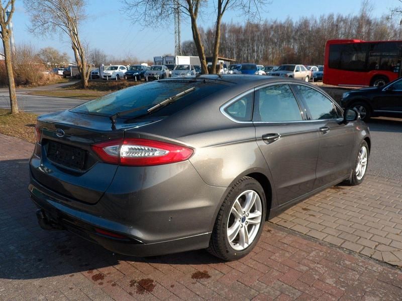 Gebraucht Ford Mondeo Titanium 160 PS (117 kW) 2016 Grau Limousine