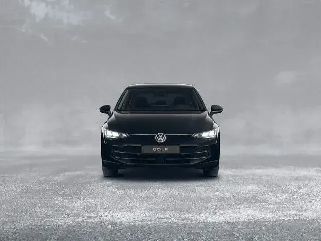 Gebraucht VW Golf VIII 116 PS (85 kW) 2025 Grenadillschwarz metallic Limousine