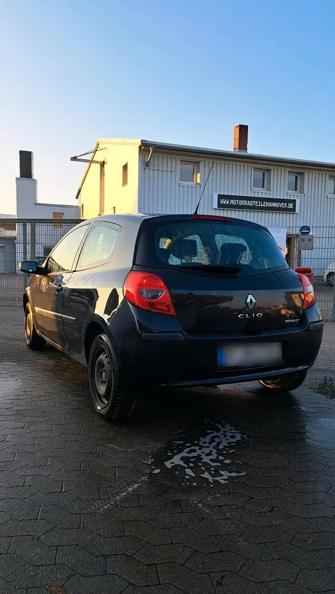 Gebraucht Renault Clio 75 PS (55 kW) 2006 Schwarz Kleinwagen