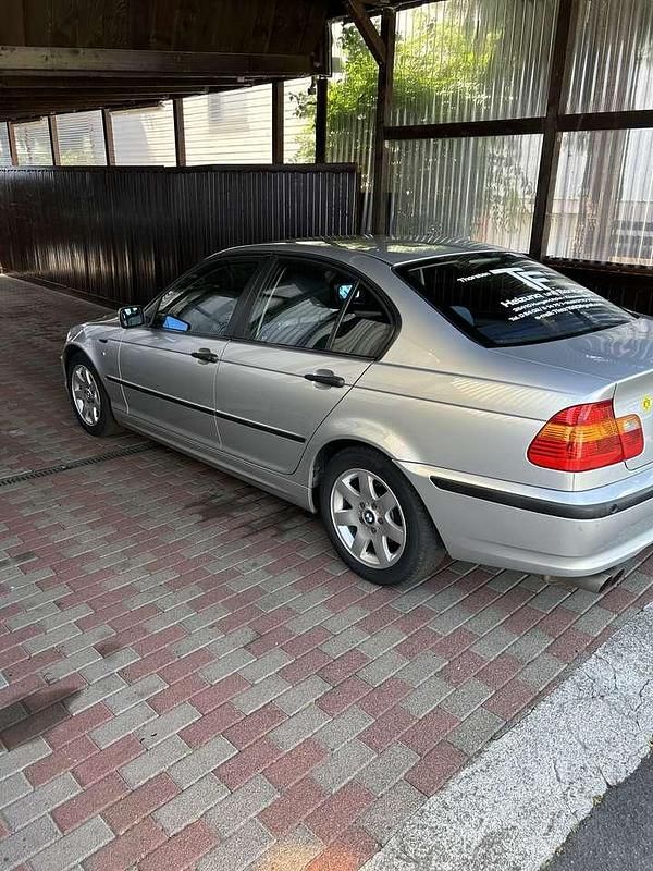 Gebraucht BMW 318 143 PS (105 kW) 2002 Silber Limousine