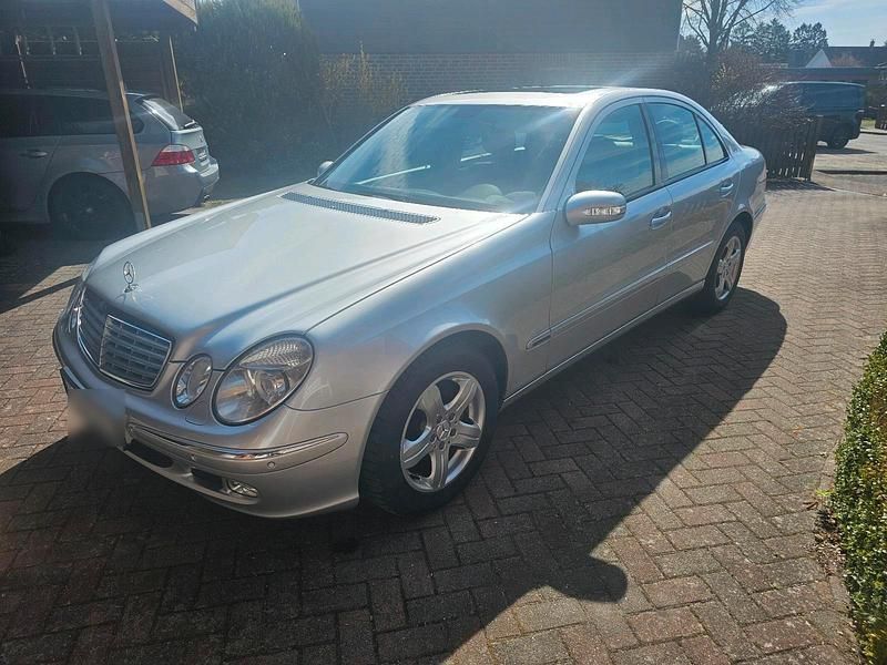 Gebraucht Mercedes E320 204 PS (150 kW) 2002 Silber Limousine