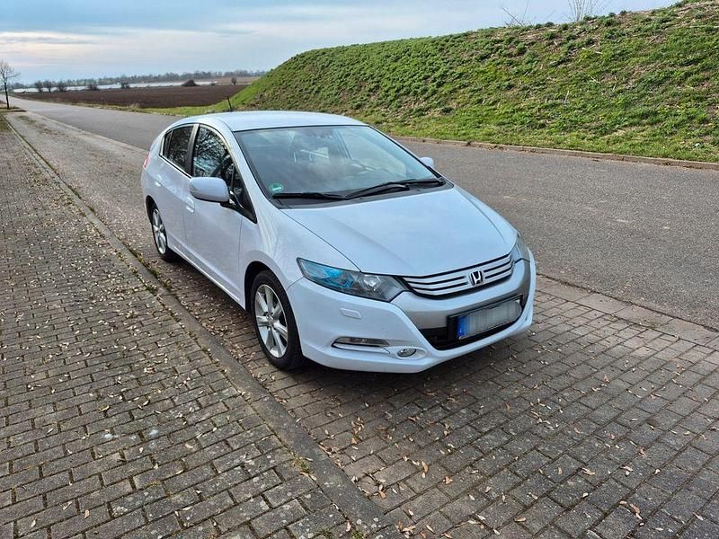 Gebraucht Honda Insight Elegance 88 PS (64 kW) 2010 Weiß Kleinwagen