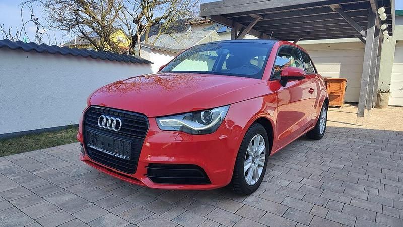 Gebraucht Audi A1 Comfort 86 PS (63 kW) 2011 Rot Kleinwagen