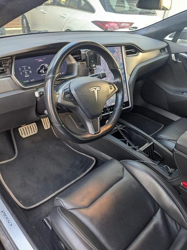 Second-hand Tesla Model S Performance 567 kW (772 CP) 2019 Negru Hatchback