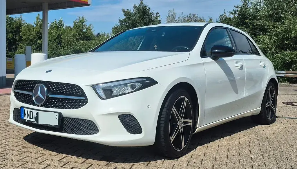 Gebraucht Mercedes A200 Progressive 163 PS (119 kW) 2018 Weiß Limousine
