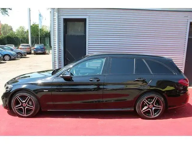 Gebraucht Mercedes C220 AMG line 194 PS (142 kW) 2021 Schwarz/baltic black (metallic) Kombi