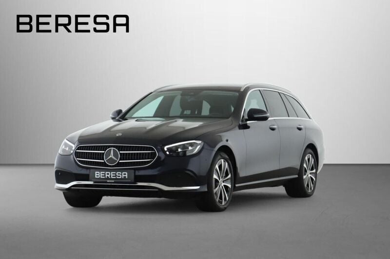 Blaulack nautikblau Gebraucht 2022 Mercedes E300 Avantgarde Kombi | 31.580 € (Guter Preis) - Bild 1/4