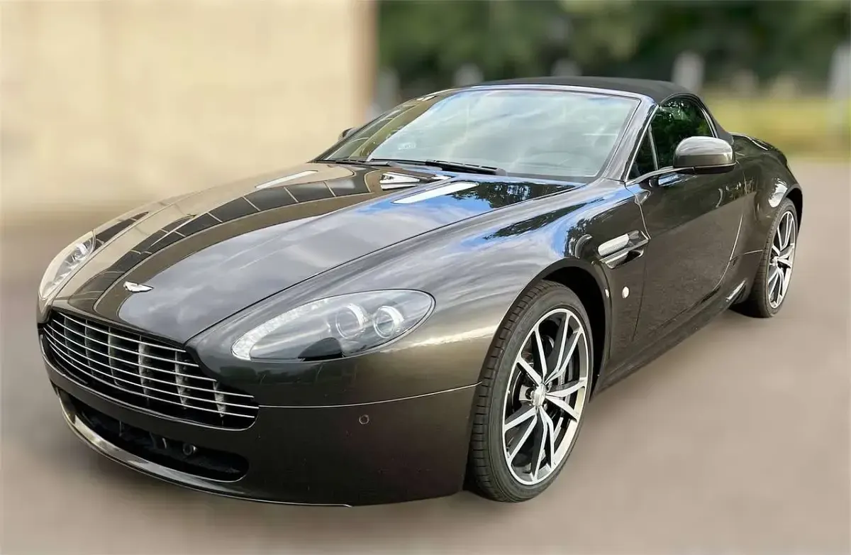 Gebraucht Aston Martin V8 Vantage 426 PS (313 kW) 2011 Grau Cabrio