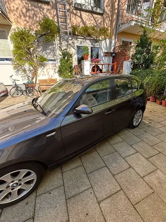 Gebraucht BMW 118 122 PS (89 kW) 2005 Grau Kleinwagen