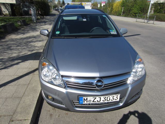 Gebraucht Opel Astra 101 PS (74 kW) 2007 Silber metallic Kombi
