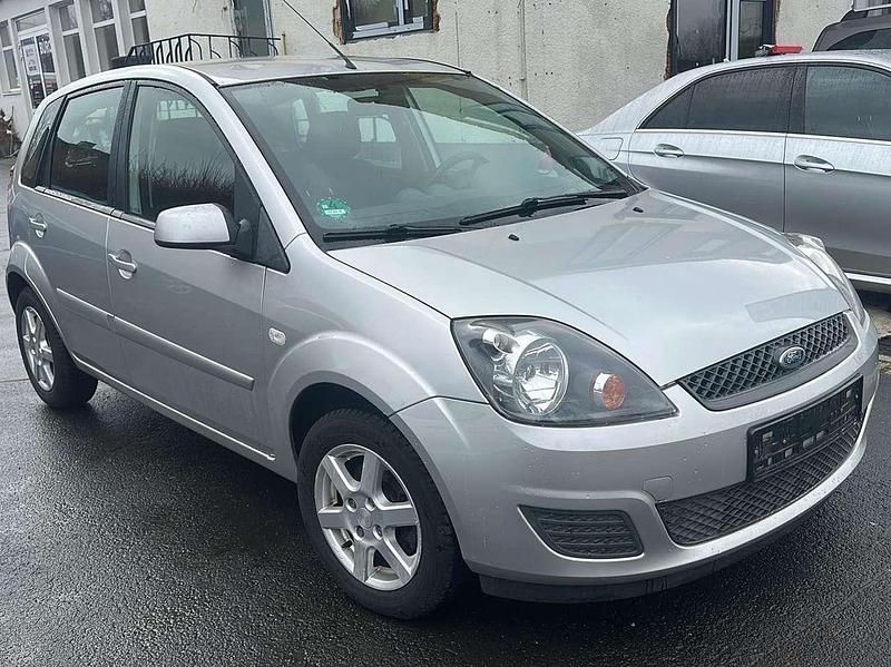 Gebraucht Ford Fiesta Style 69 PS (50 kW) 2008 Polarsilber metallic Kleinwagen