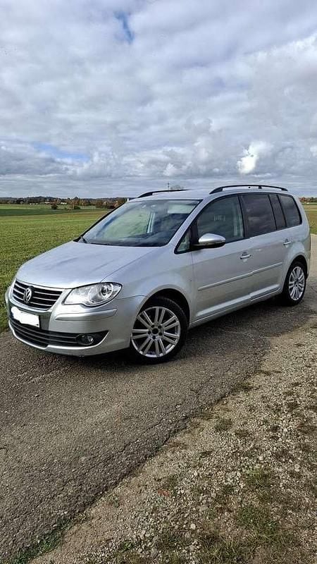 Gebraucht 2010 VW Touran Highline Van / Kleinbus | 2.999 € (Superpreis) - Bild 1/4