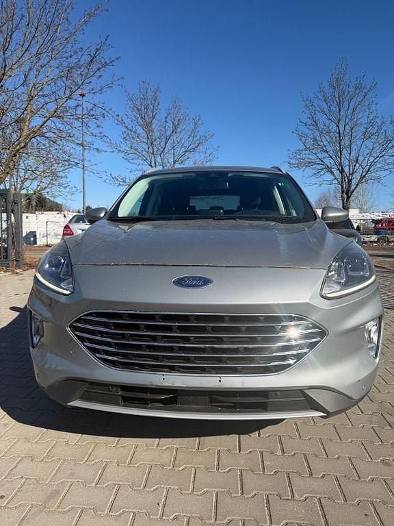 Gebraucht Ford Kuga Titanium 120 PS (88 kW) 2021 Silber SUV