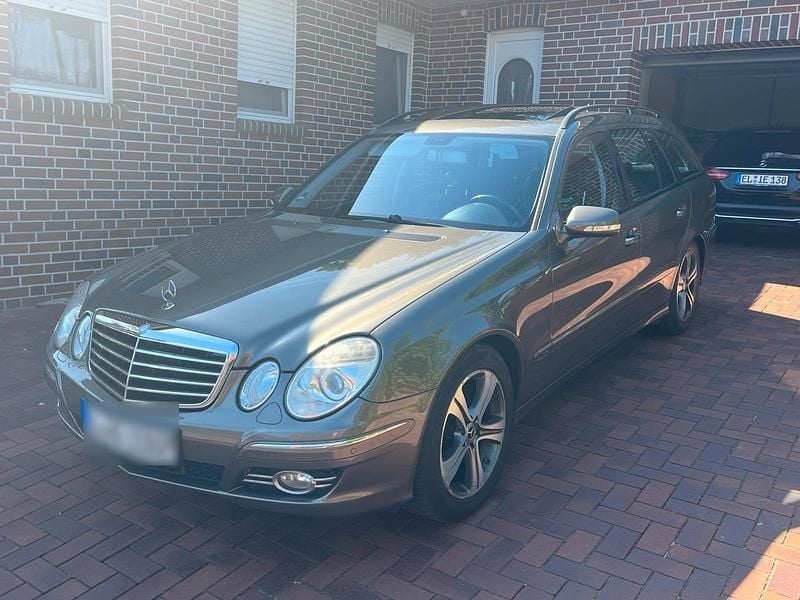 Grau Gebraucht 2007 Mercedes E280 Kombi | 3.699 € (Superpreis) - Bild 1/4