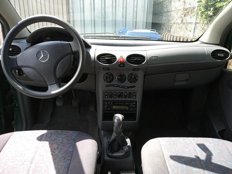 Grün Gebraucht 1999 Mercedes A160 Limousine | 499 € (Superpreis) - Bild 1/4